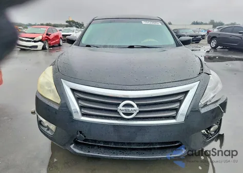 2015 Nissan Altima 2.5 z USA, uszkodzony, nr VIN 1N4AL3AP5FN913878